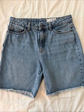 Noisy May Mid-Rise Light Blue Denim Frayed Hem Shorts
